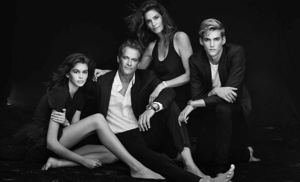 KHAI TRƯƠNG TRIỂN LÃM OMEGA “HER TIME”  VỚI CINDY CRAWFORD, KAIA, PRESLEY, RANDE GERBER